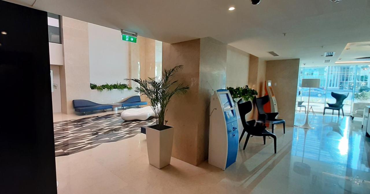 Alliance Palace Sea View Apartment Batumi Exterior photo