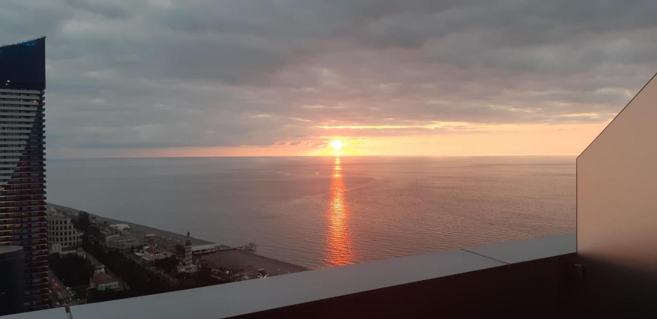 Alliance Palace Sea View Apartment Batumi Exterior photo